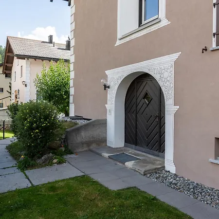 Chesa La Chatrigna - Celerina アパート *